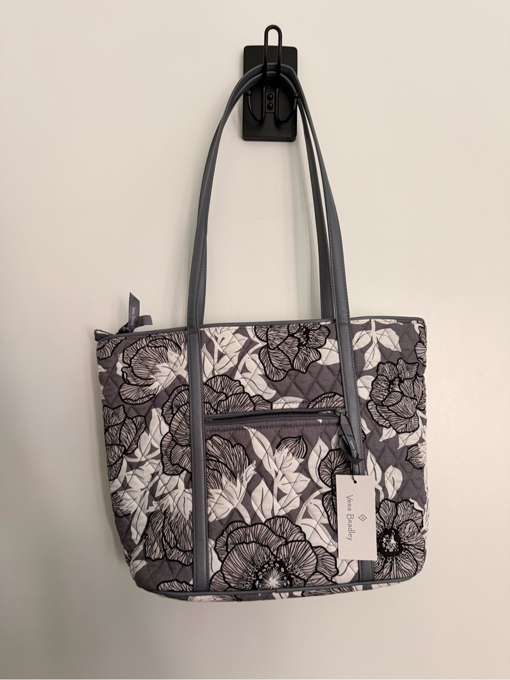 Vera Bradley Gray and White Floral Quilted Tote 🩶🖤🤍 - NEW w/Tags